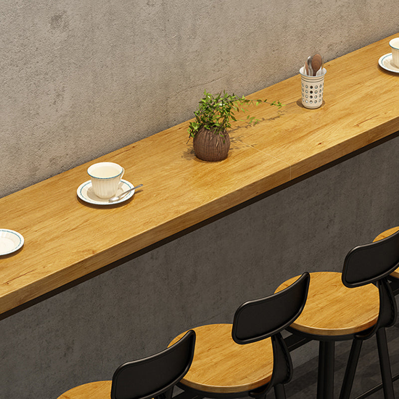 Mesa de altura de barra industrial, mesa de pub tipo bistró con tapa de madera maciza y base de caballete