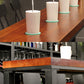 Table de bar rectangulaire à hauteur de barre avec base en métal noir pour utilisation sur patio