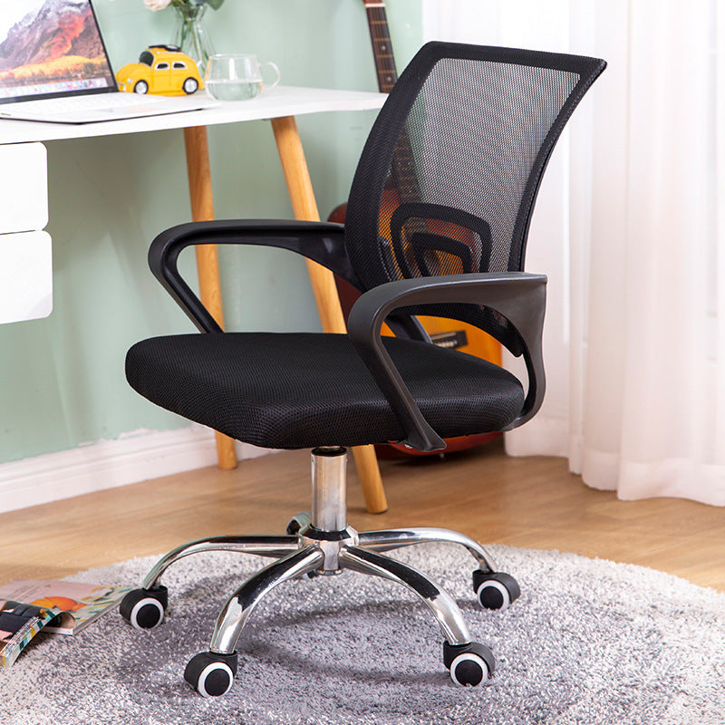 Silla moderna con brazos incluidos, silla de escritorio de malla con respaldo medio para oficina