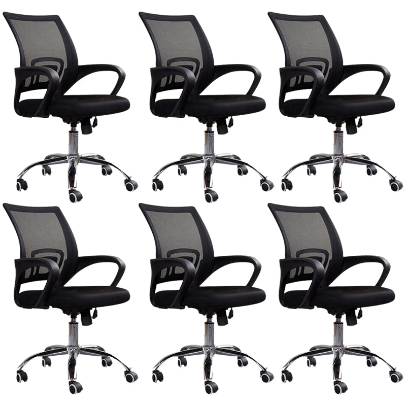 Silla moderna con brazos incluidos, silla de escritorio de malla con respaldo medio para oficina