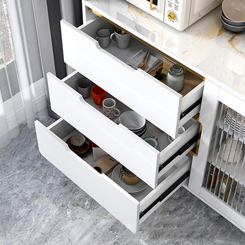 Buffet de comedor de piedra de estilo glam para gabinetes y cajones