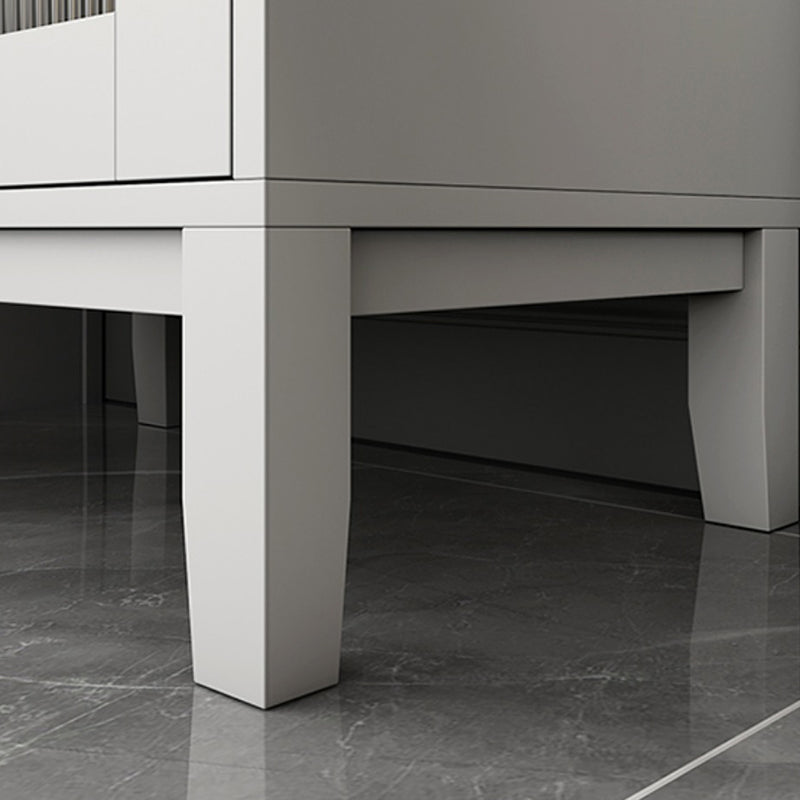 Scheda laterale in pietra a buffet da pranzo in stile glam con armadi e cassetti