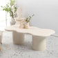 Mesa de centro escandinava de forma libre con base de madera en beige