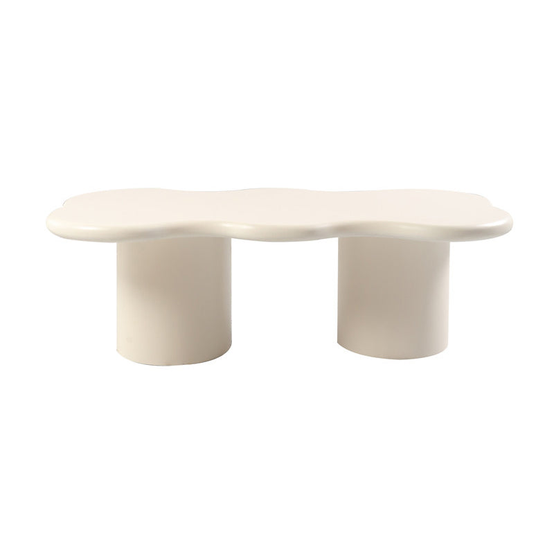 Mesa de centro escandinava de forma libre con base de madera en beige