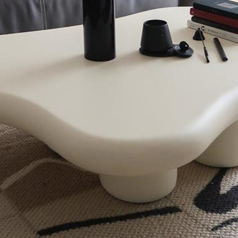 Nordischer wolkenförmiger Couchtisch aus Massivholz mit 4 Beinen