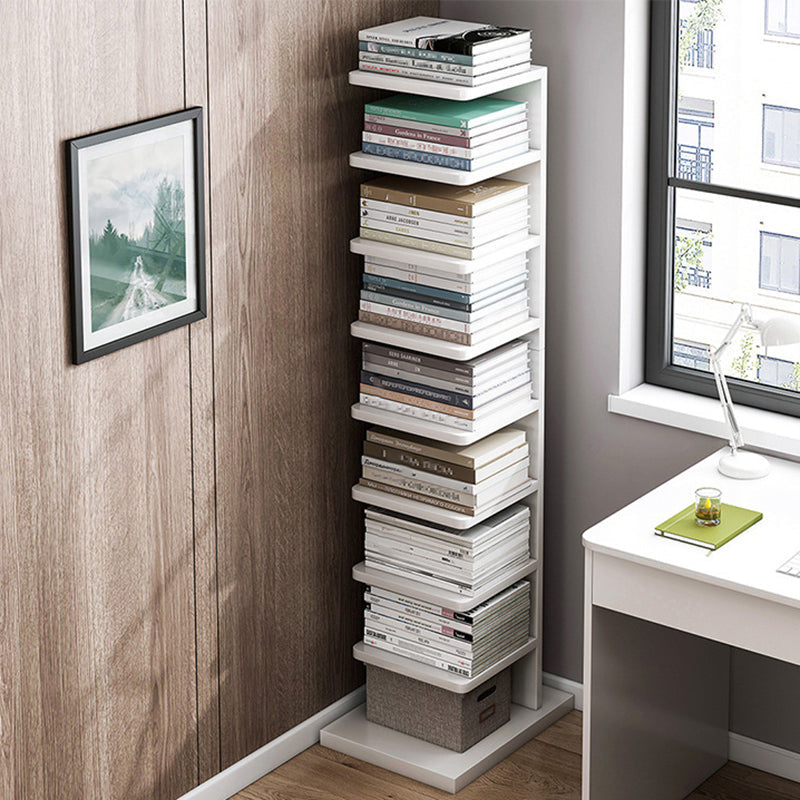 Libreria di libreria contemporanea in legno ingegnerizzato con scaffali