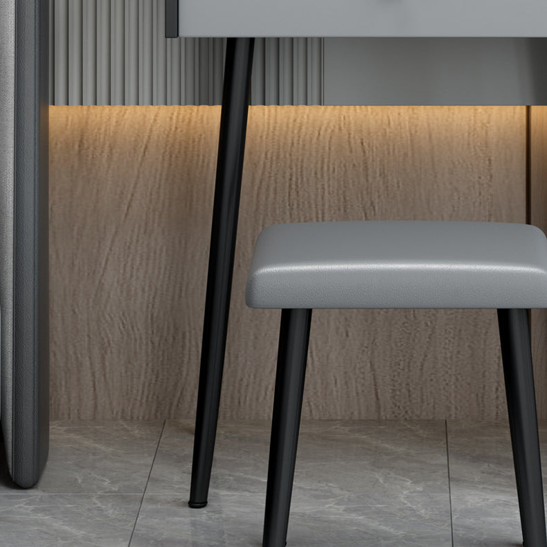 Hedendaagse stenen ijdelheid, opslaglade met ontlasting, zwart/wit