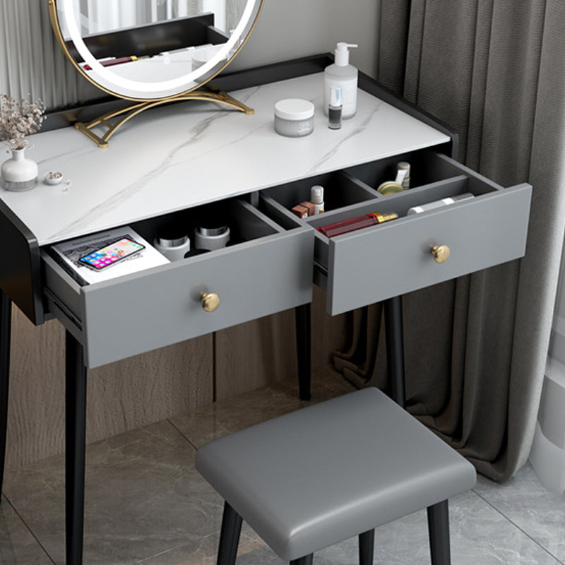 Hedendaagse stenen ijdelheid, opslaglade met ontlasting, zwart/wit