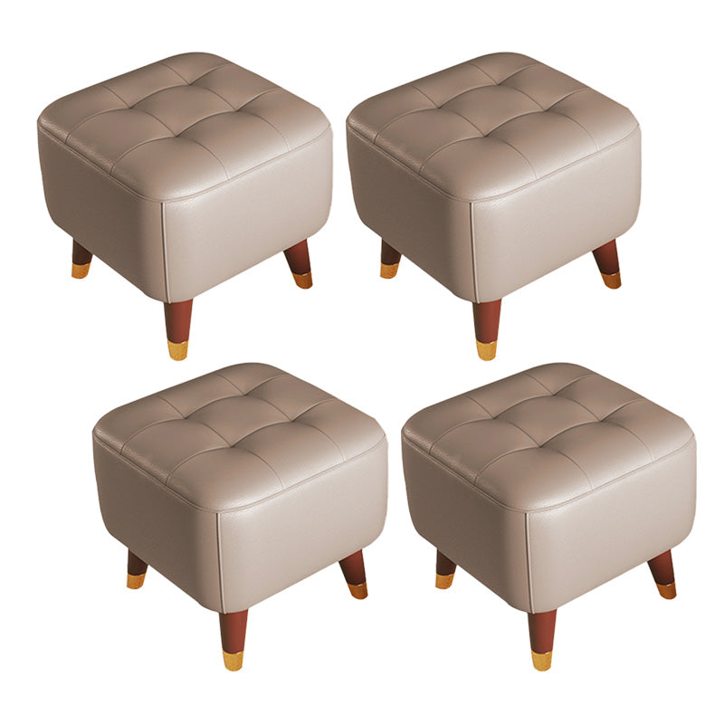 椅子の足を持つモダンモダンオットマンの本物の革の房状の四角いオットマン
