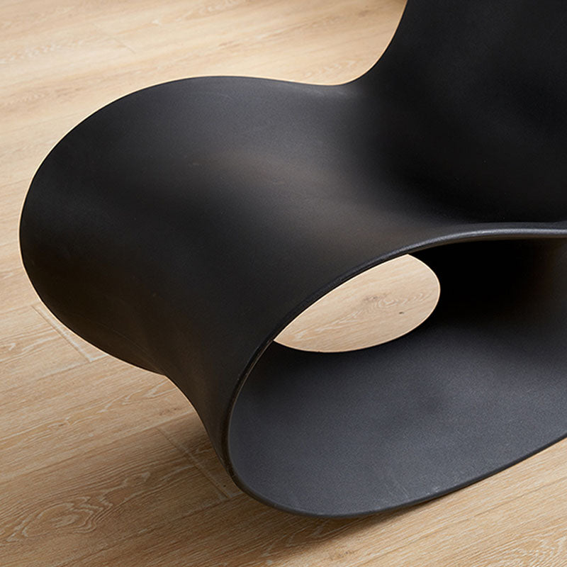 Chaise à bascule contemporaine chaise à bascule en acrylique de couleur solide sans accoudoir