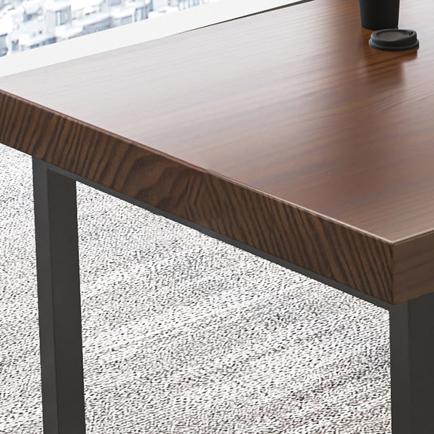 Scrivania rettangolare marrone da ufficio contemporaneo con gambe metalliche