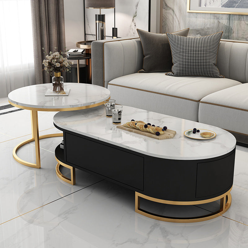 Table basse à base de piédestal Glam blanche avec plateau en pierre et base en métal