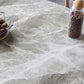 Dinettetafel met glanzend grijs stenen blad en houten frame, eettafel uit het midden van de eeuw voor thuis