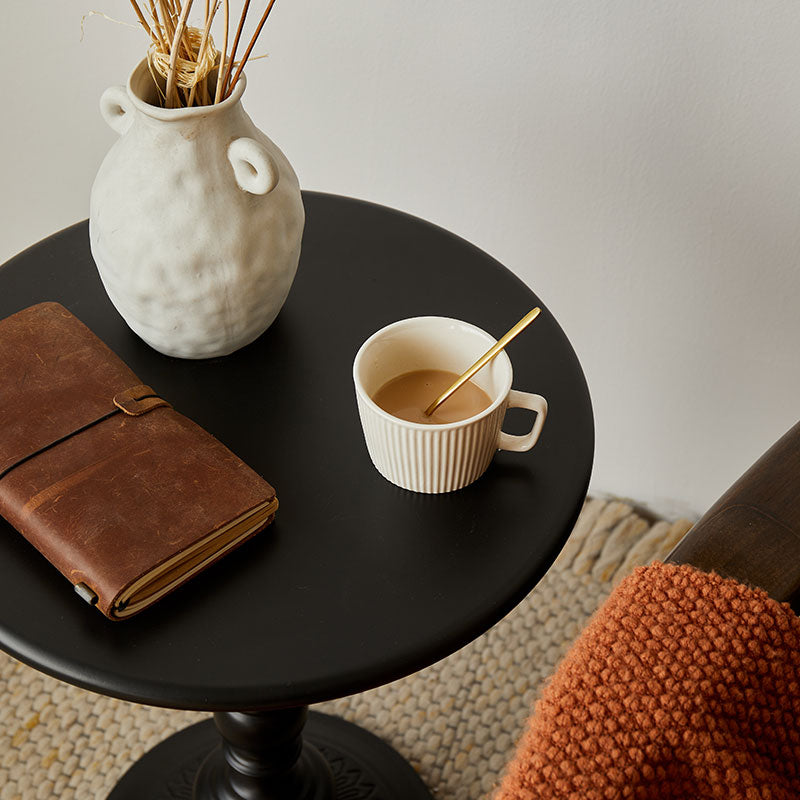 French Country Side Table Pedestal Metal Round Accent Side Table Clearhalo 'Coffee & Accent Tables' 'End & Side Tables' 'end_side_tables' 'furn' 'furn_end_side_tables' 'Furniture' 'Living Room Furniture' 6523144
