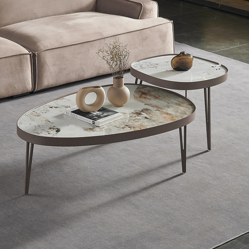 Mesa de cóctel geométrica contemporánea, mesas agrupadas de piedra con 3 patas