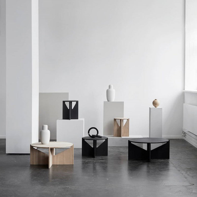 Mesa de centro de madera maciza Mesa de centro o auxiliar redonda contemporánea en negro y natural