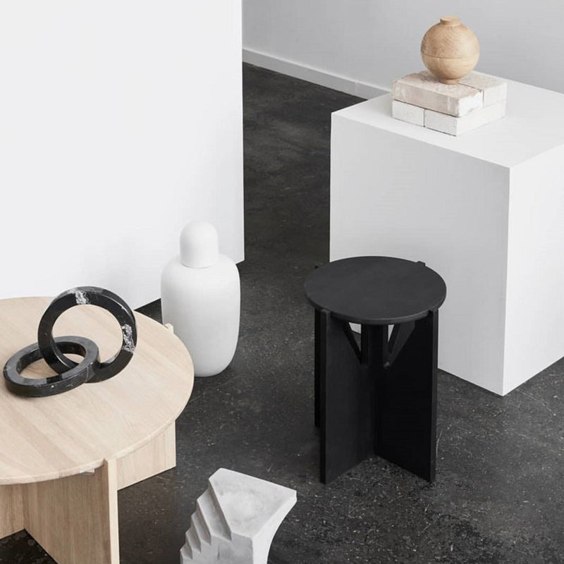 Mesa de centro de madera maciza Mesa de centro o auxiliar redonda contemporánea en negro y natural