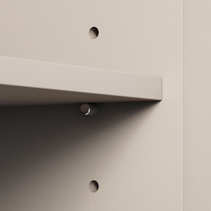 Tavolo da tavolo a buffet in stile glam con armadi e cassetti