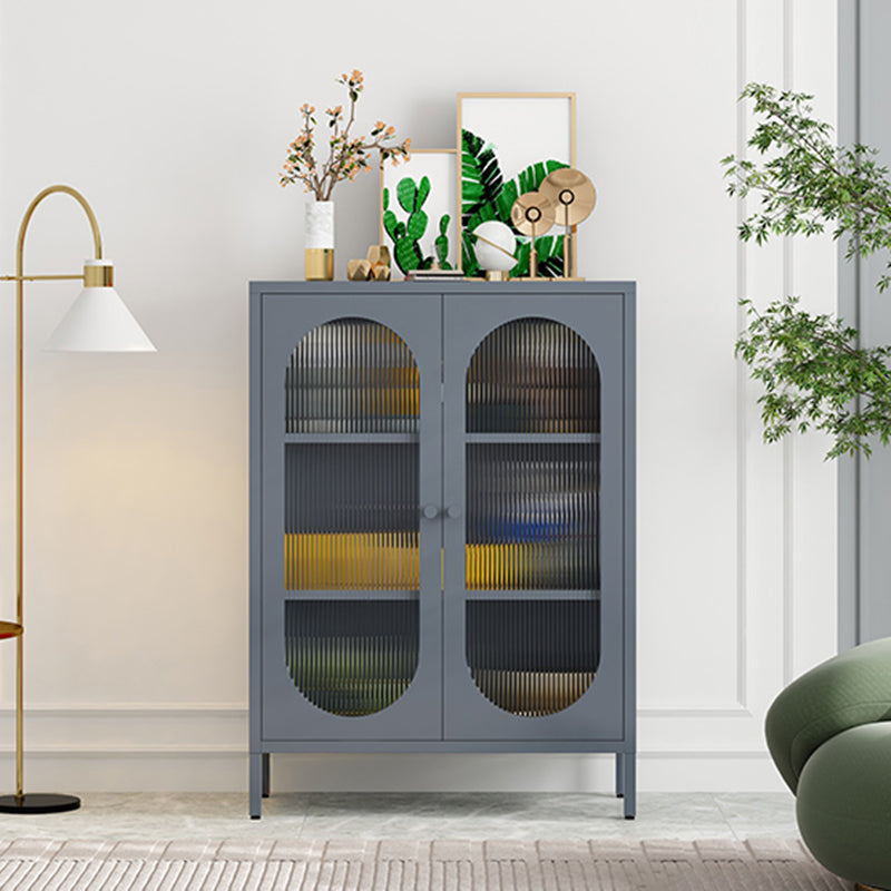 Selteboard a buffet in metallo a buffet in stile glam con armadi