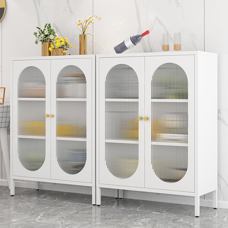 Selteboard a buffet in metallo a buffet in stile glam con armadi