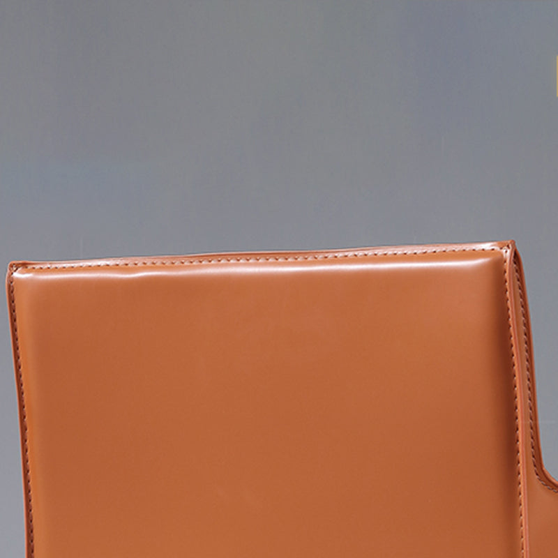 Chaise de bras moderne en cuir chaise à manger intérieure avec base en métal