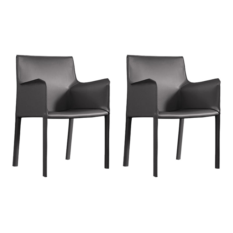 Chaise de bras moderne en cuir chaise à manger intérieure avec base en métal