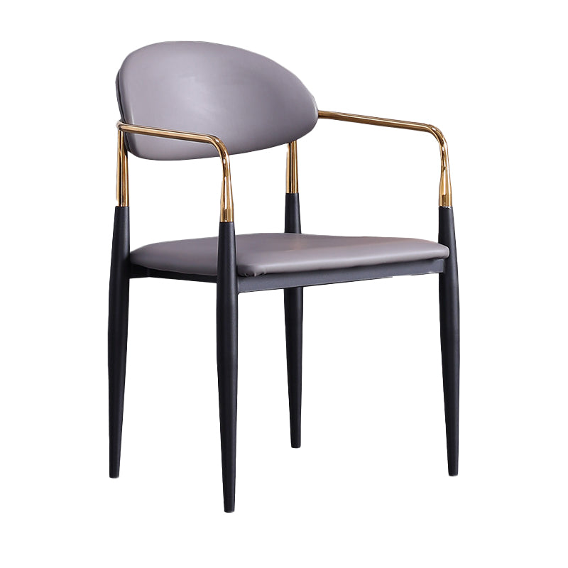 Sedia a braccio glam in pelle sedia da pranzo a base di metallo per sala da pranzo