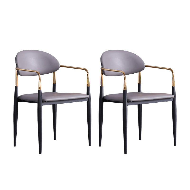 Sedia a braccio glam in pelle sedia da pranzo a base di metallo per sala da pranzo