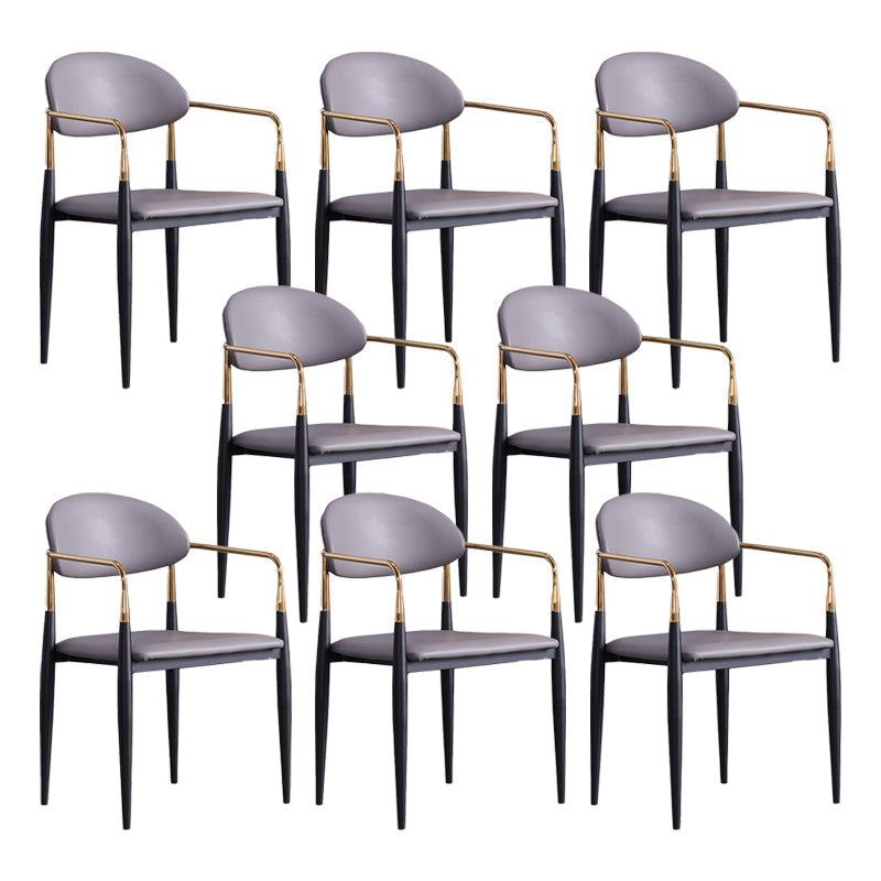 Sedia a braccio glam in pelle sedia da pranzo a base di metallo per sala da pranzo