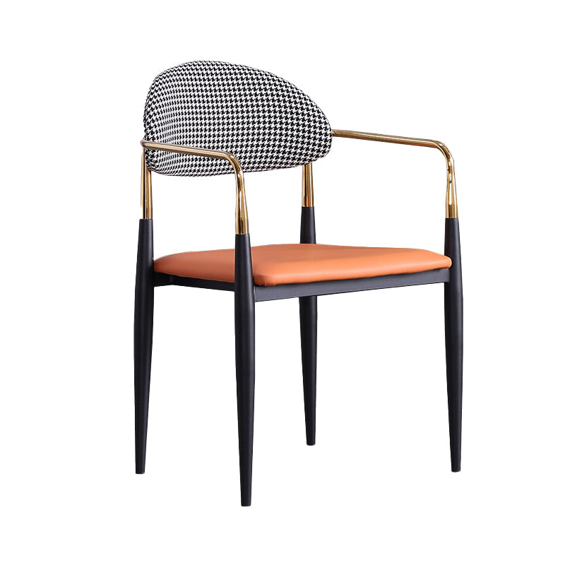 Sedia a braccio glam in pelle sedia da pranzo a base di metallo per sala da pranzo