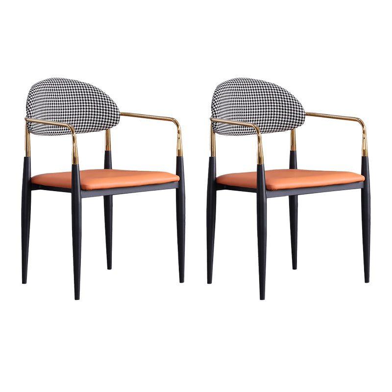 Sedia a braccio glam in pelle sedia da pranzo a base di metallo per sala da pranzo