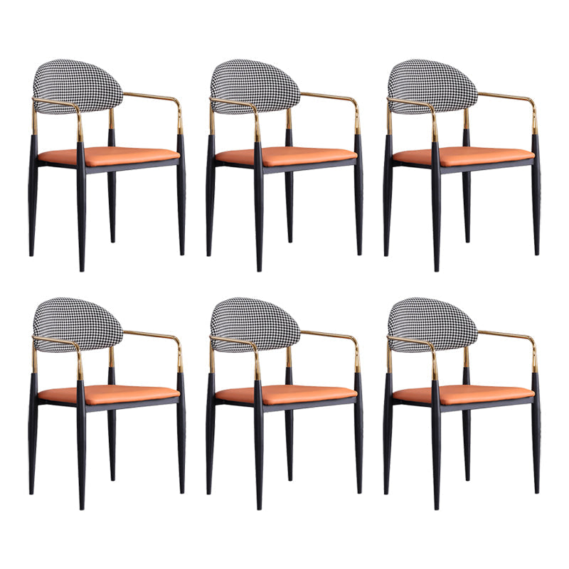 Sedia a braccio glam in pelle sedia da pranzo a base di metallo per sala da pranzo