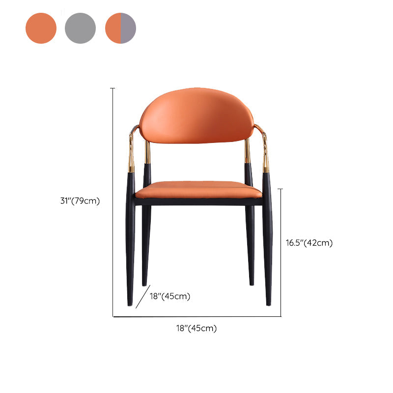 Sedia a braccio glam in pelle sedia da pranzo a base di metallo per sala da pranzo