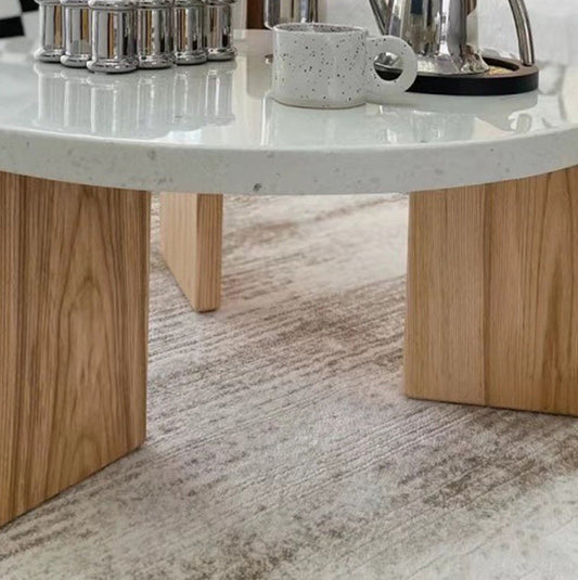 ベージュの石と無垢材のコーヒーまたはエンドテーブルコンテンポラリーコーヒーテーブル