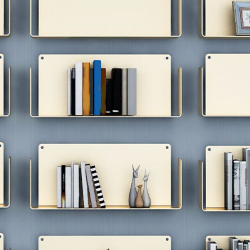 Libreria metallica contemporanea che galleggia la libreria chiusa con scaffali