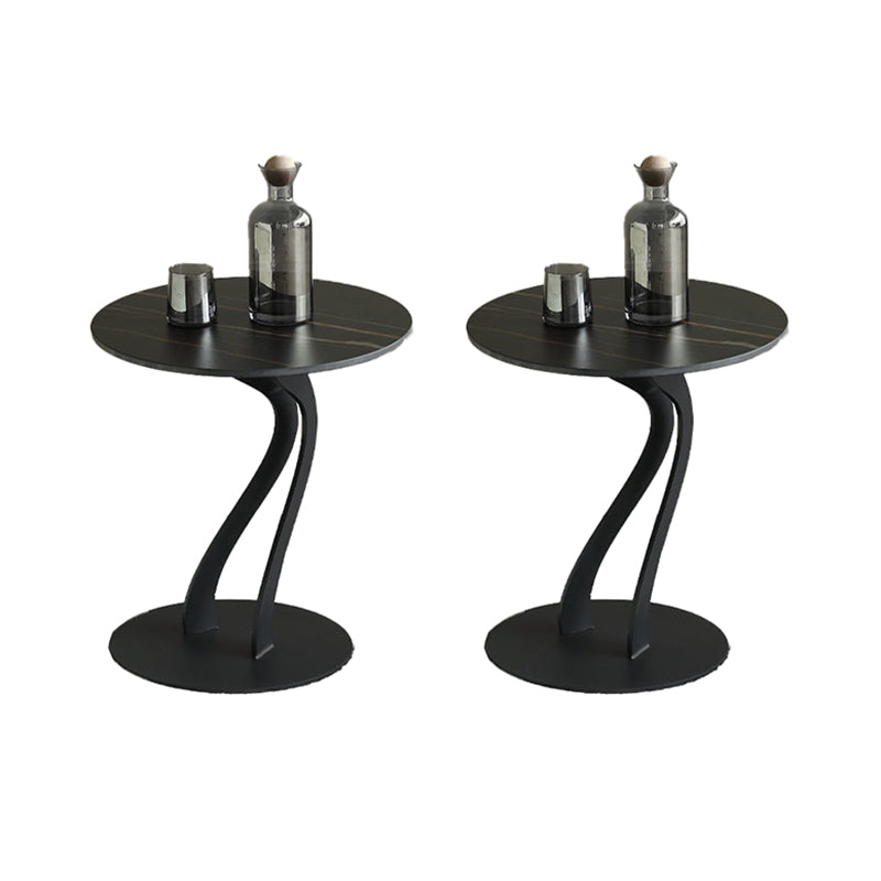 Zeitgenössischer runder Schiefer -Seiten Tabelle 20,5 "hoher abstrakter Endtisch