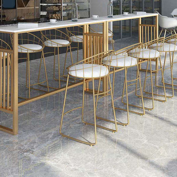 Sgabelli da bar industriali in metallo Sgabello da bar con schienale senza braccioli e cuscino