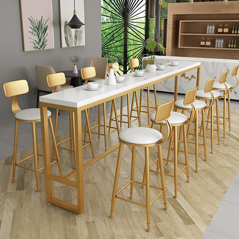 Tabouret de bar à coussin Glam avec pieds en métal doré
