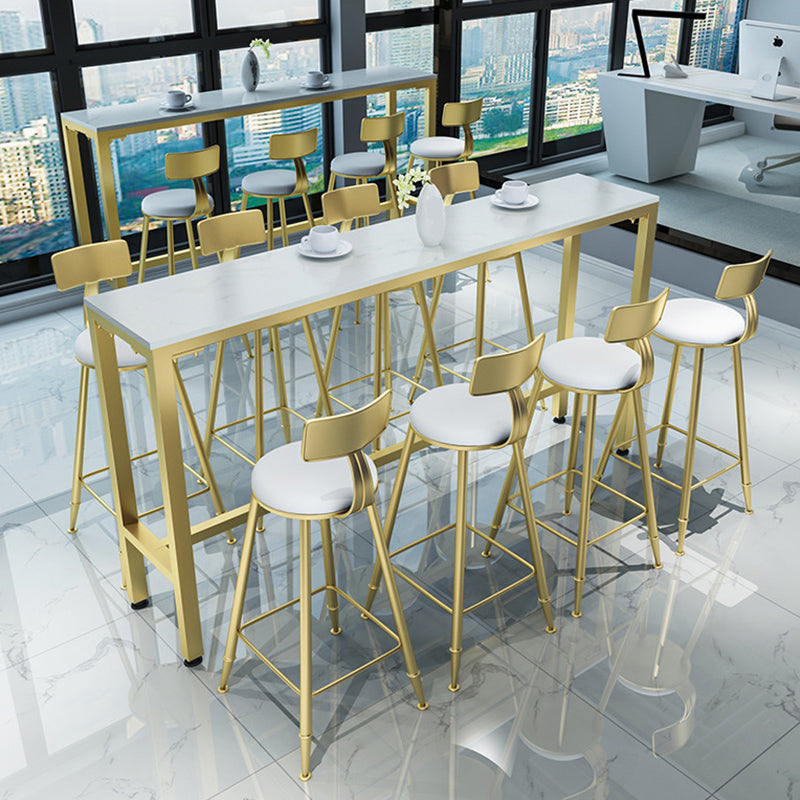 Tabouret de bar à coussin Glam avec pieds en métal doré
