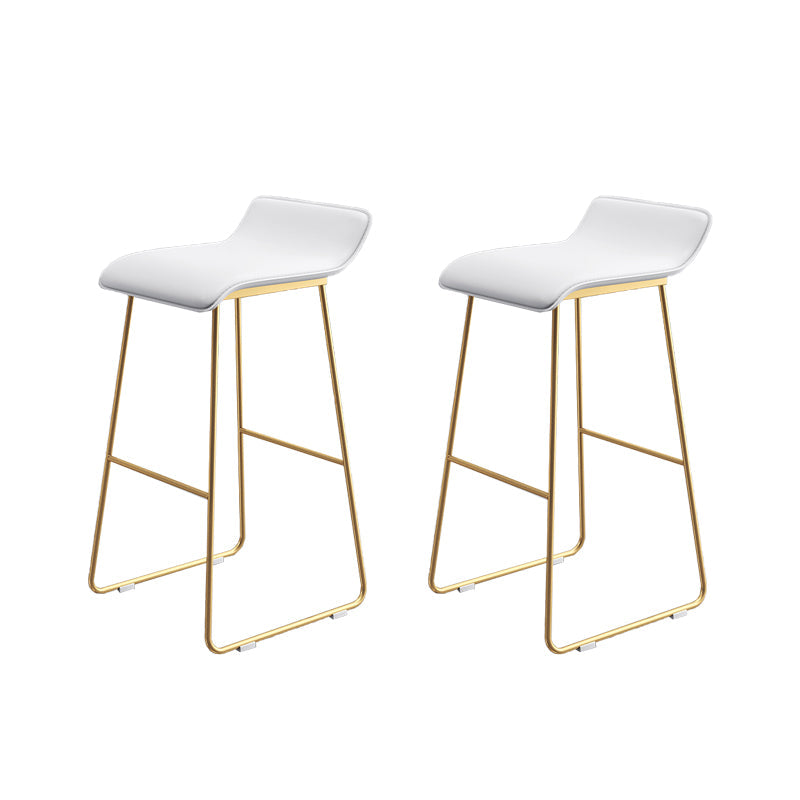 Sgabello da bar in pelle Sgabello da bancone senza schienale per Bristol con struttura dorata