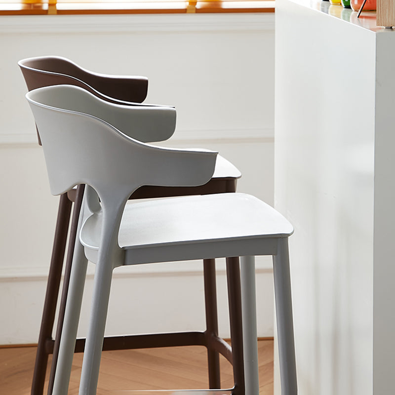 Sgabello da bar alto in plastica senza braccioli per interni Sgabello da bar industriale impilabile con schienale basso