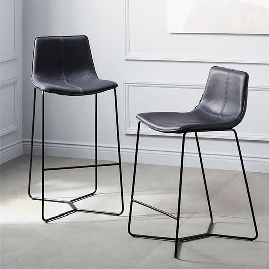 クッションとペダル付きのモダンバックレストアームレススツール鉄のバースツール