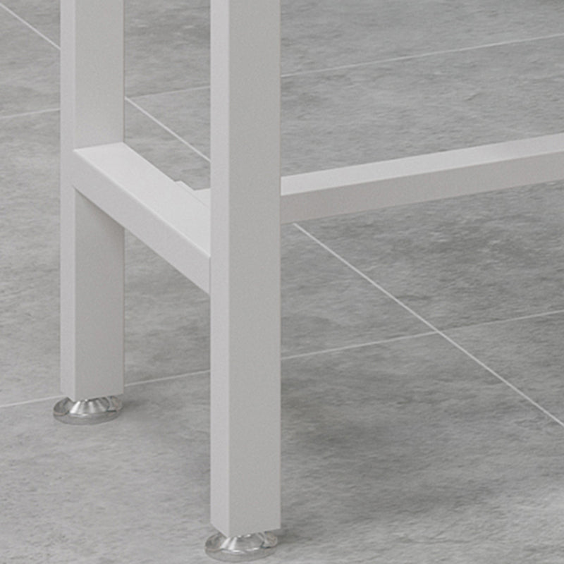 Mesa rectangular con altura de barra, patas blancas y mesa de bar con base de metal para uso en patio