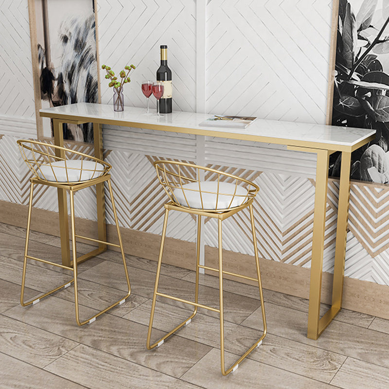 Faux marmeren tafel moderne bistro-bartafel met sledeonderstel