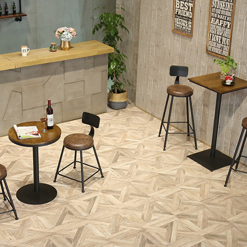 Industrieller Bistro-Stehtisch mit Sockel aus massivem Holz und Metall