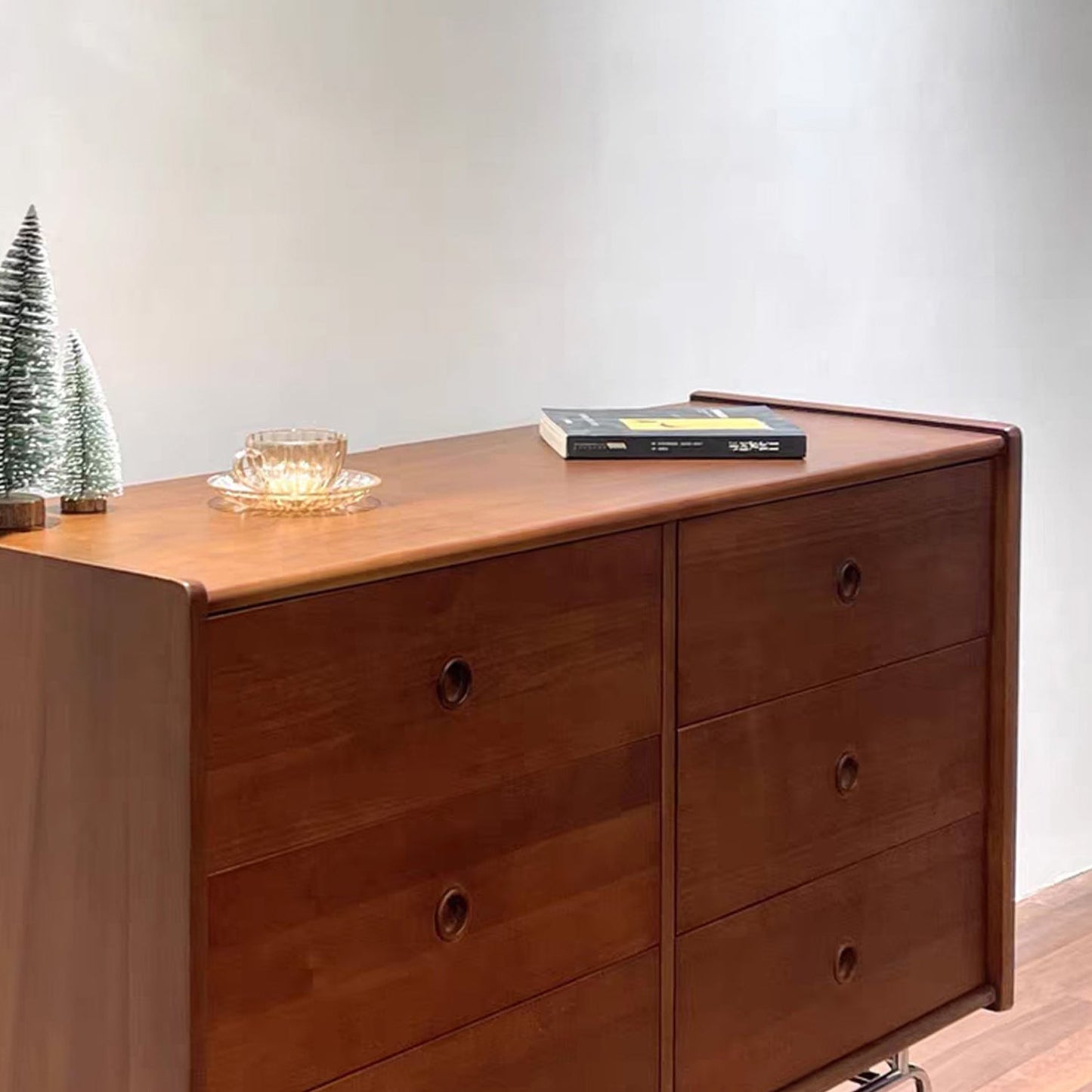 Mid-Century Modern Accent Chest with Drawers and Straight Legs in Brone Clearhalo 'Cabinets & Chests' 'cabinets_chests' 'furn' 'furn_cabinets_chests' 'Furniture' 'Living Room Furniture' 6567774