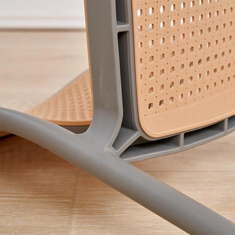 Sedia laterale da pranzo in plastica da pranzo da pranzo.