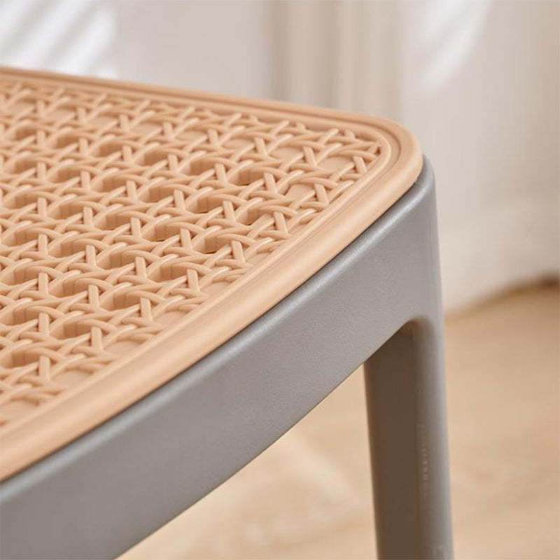 Sedia laterale da pranzo in plastica da pranzo da pranzo.