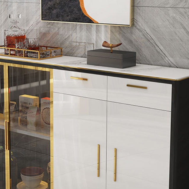 Tavolo di sideboard glam con cassetti in pietra e server da pranzo in legno