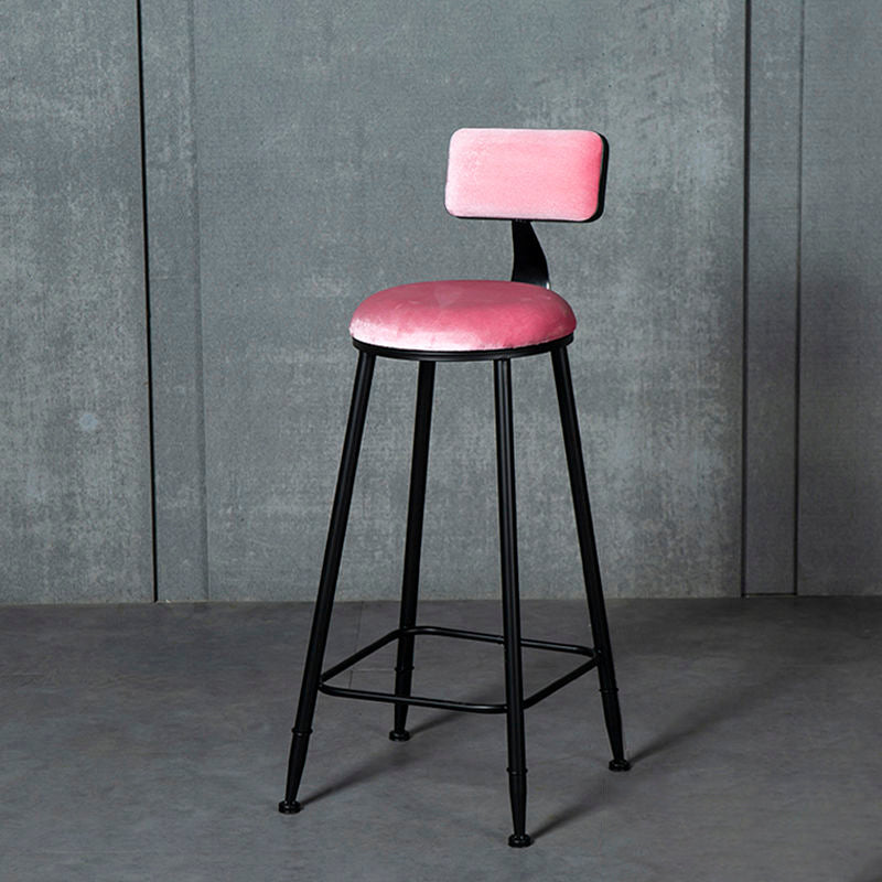 Moderne armloze rugleunkruk IJzeren barkruk met kussen en pedaal voor binnen